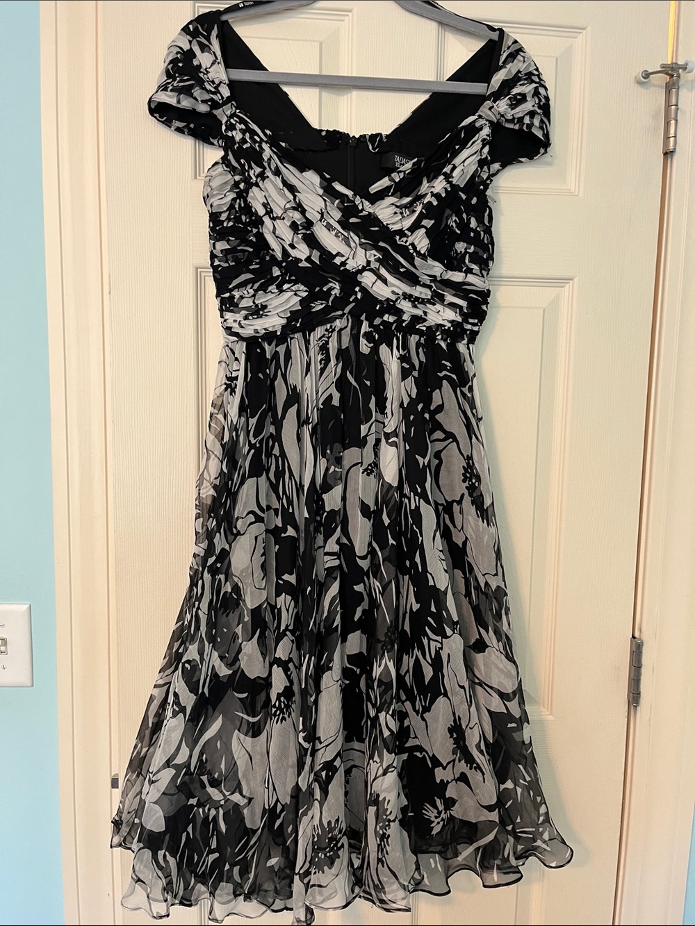 Tadashi Shoji Chiffon Cocktail Black and White Floral Dress NWOT!